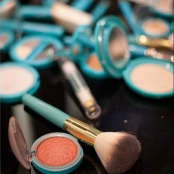 CARMINDY & CO - NWOT - CarmaGlow Bronzer in "Aloha" & Love Struck Brush/Just In! - Picture 14 of 16